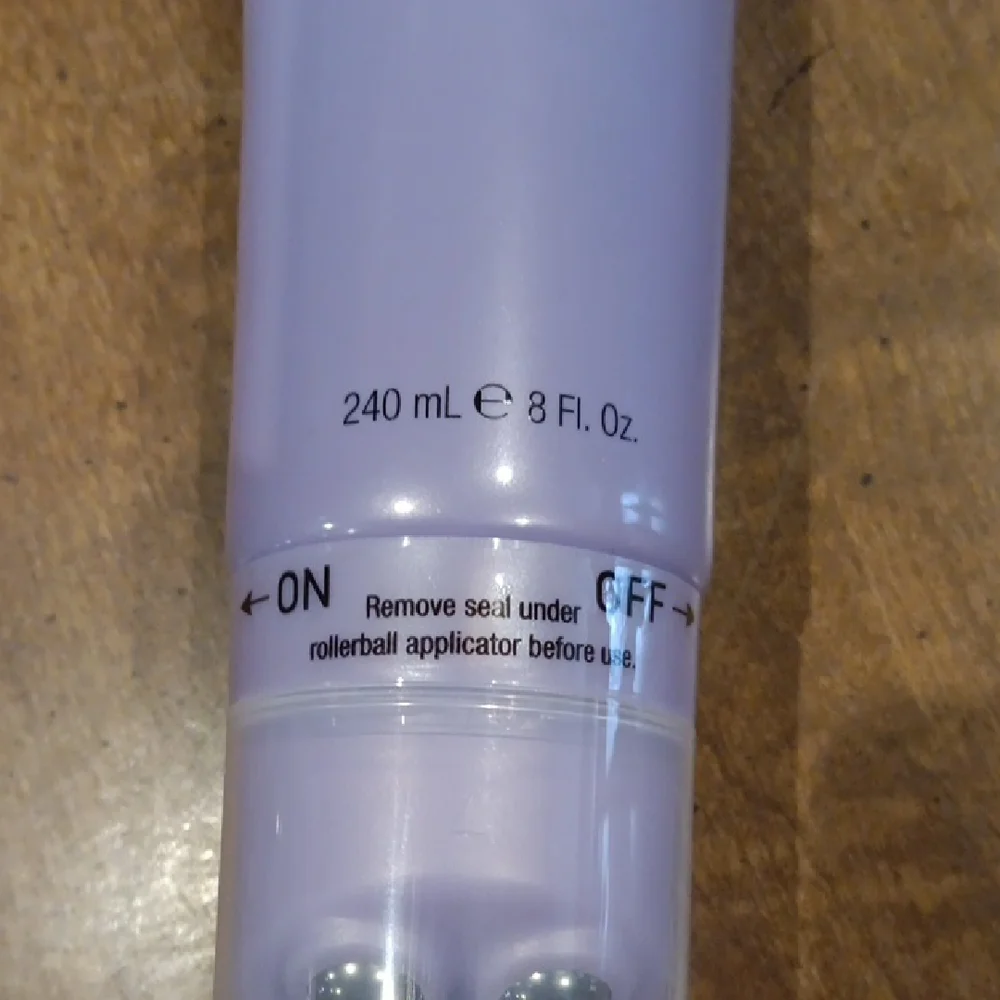 PRAI Ageless Throat & Decolletage Serum - Lavender - Picture 3 of 5